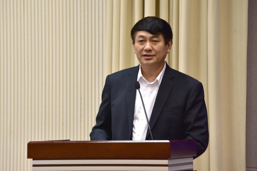 图 2 天津师范大学校长、天津师范大学古籍保护研究院综合管理委员会主任钟英华教授致辞