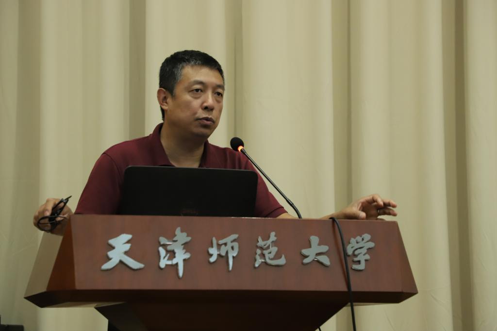 CALIS管理中心副主任陈凌在致辞