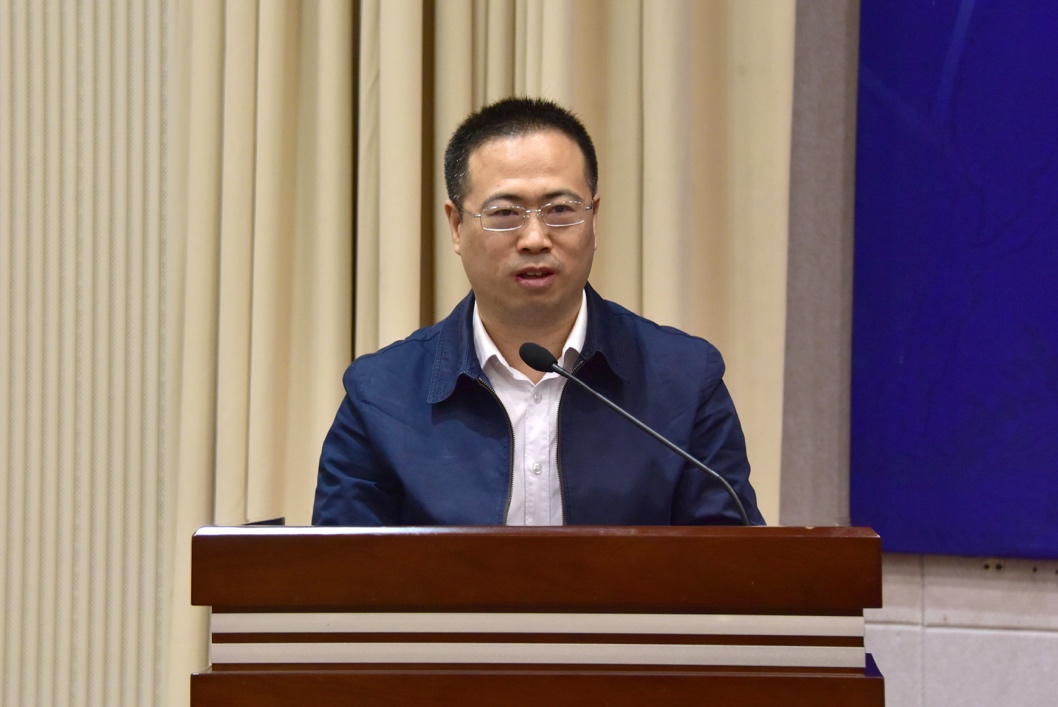 图 4 天津市人力资源和社会保障局专业技术人员管理处处长田海嵩致辞